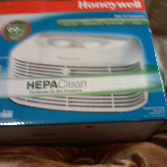 vera bradley purse and purple camo purse - Picture 2 of 5